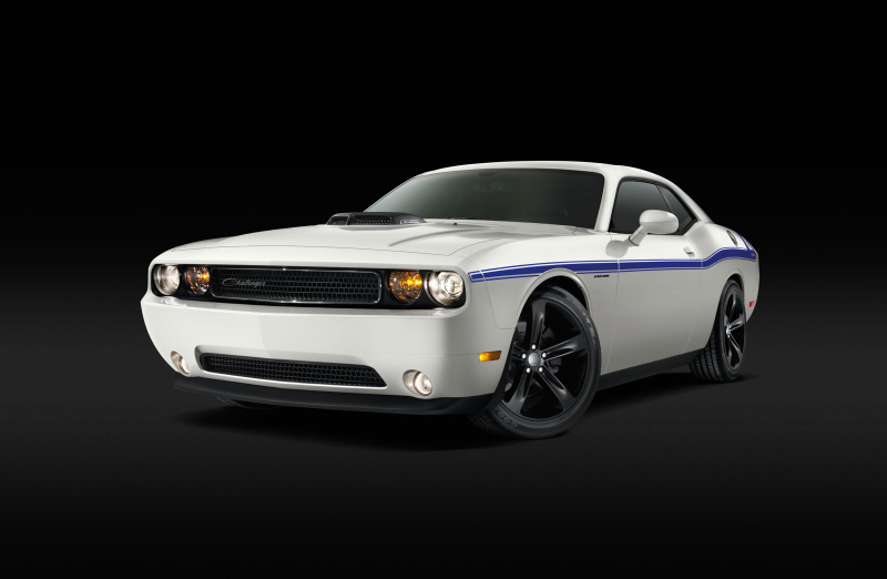 Illustration for article titled Hemi® 'Shaker' Returns – 2014 Challenger R/T And Mopar ’14 Challenger Models Deliver Power, Performance And Heritage